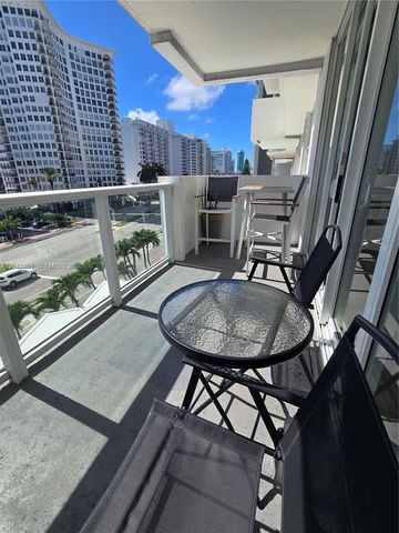 5601 Collins Avenue 520, Miami Beach, FL 33140