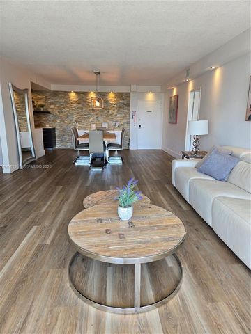 5601 Collins Avenue 520, Miami Beach, FL 33140