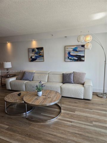 5601 Collins Avenue 520, Miami Beach, FL 33140