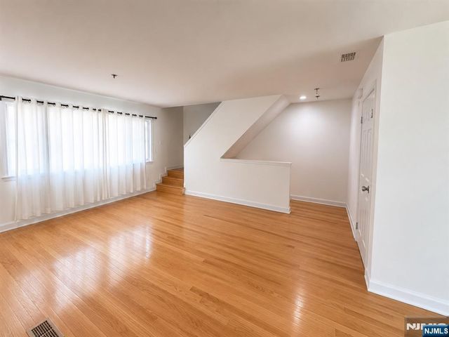 1309 15th Street, Fort Lee, NJ 07024