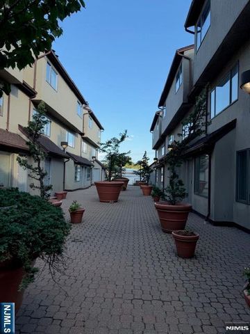1309 15th Street, Fort Lee, NJ 07024