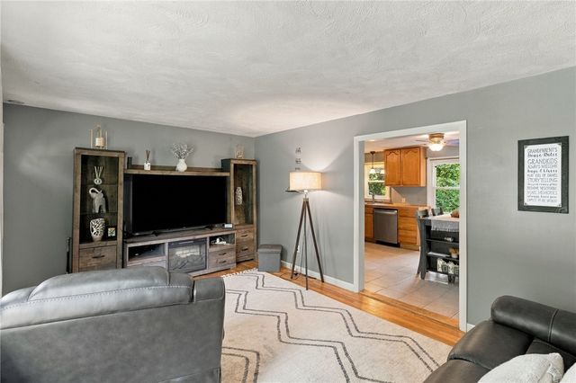17 Pleasant View Circle, Smithfield, RI 02828
