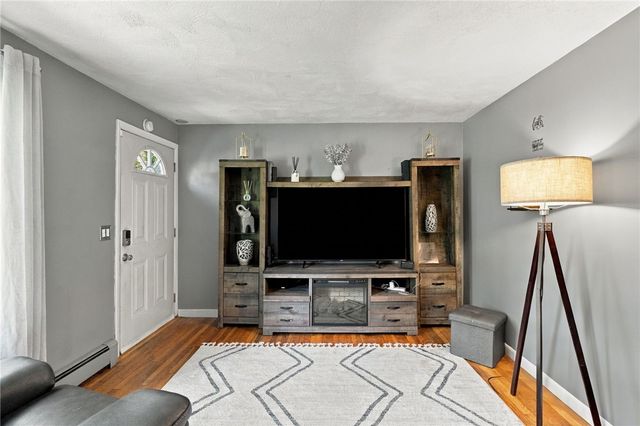 17 Pleasant View Circle, Smithfield, RI 02828