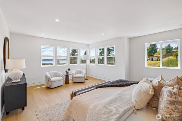 20818 S 9th Avenue, Des Moines, WA 98198
