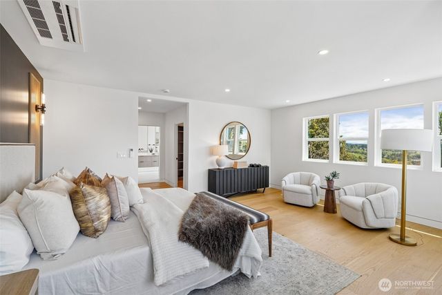 20818 S 9th Avenue, Des Moines, WA 98198