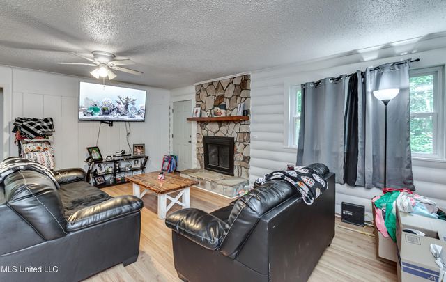 700 E Dewey Camp Drive, Florence, MS 39073