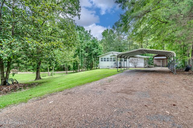 700 E Dewey Camp Drive, Florence, MS 39073