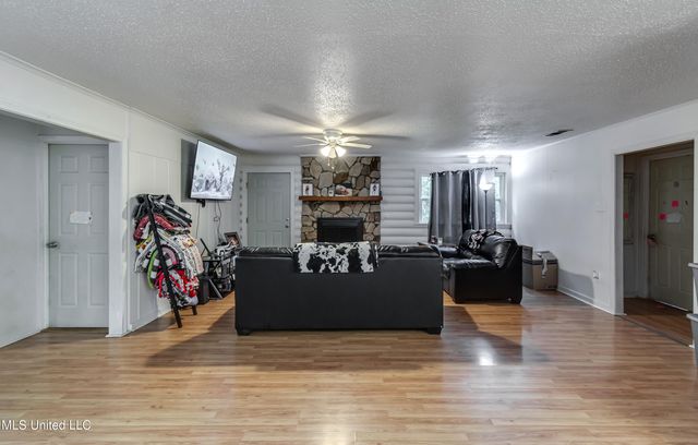 700 E Dewey Camp Drive, Florence, MS 39073