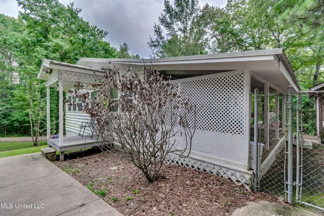 700 E Dewey Camp Drive, Florence, MS 39073