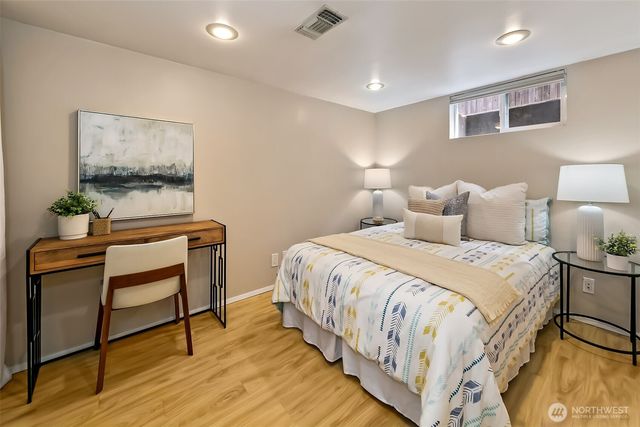 7515 17th Avenue NW, Seattle, WA 98117
