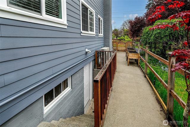 7515 17th Avenue NW, Seattle, WA 98117