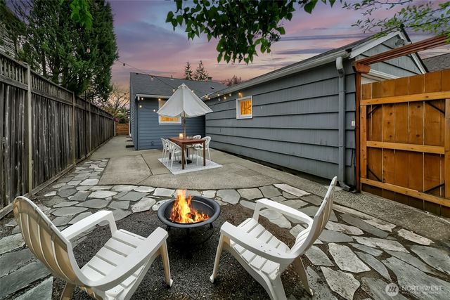 7515 17th Avenue NW, Seattle, WA 98117