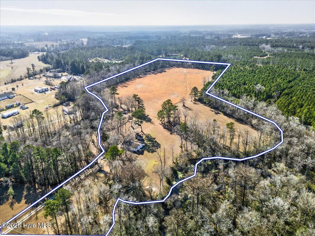 Image 12 of property listing at 765 George II Highway SE, Winnabow, NC 28479