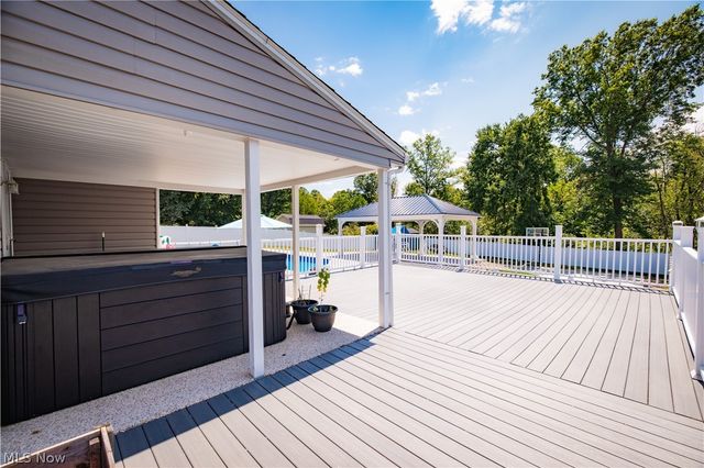 51 Sawmill Run Drive, Canfield, OH 44406