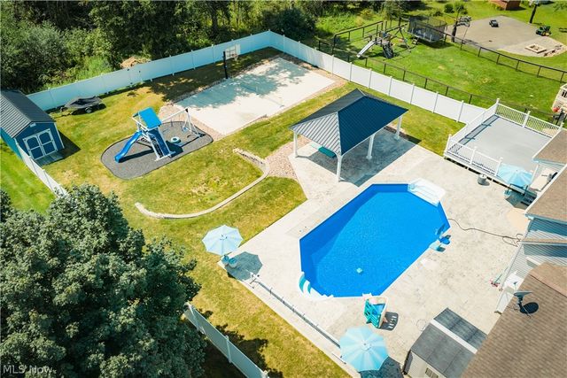 51 Sawmill Run Drive, Canfield, OH 44406