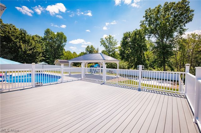 51 Sawmill Run Drive, Canfield, OH 44406