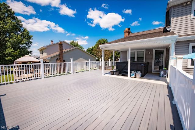 51 Sawmill Run Drive, Canfield, OH 44406