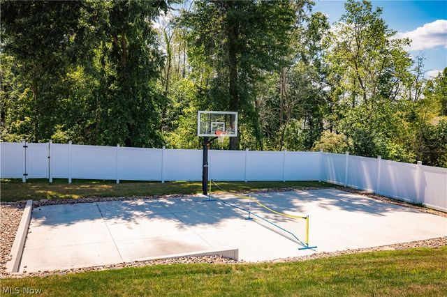 51 Sawmill Run Drive, Canfield, OH 44406