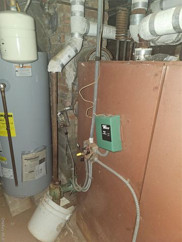 45 Arnold Avenue, West Babylon, NY 11704