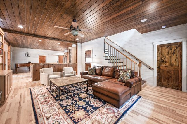 1168 Johnny Hall Rd, Burns, TN 37029