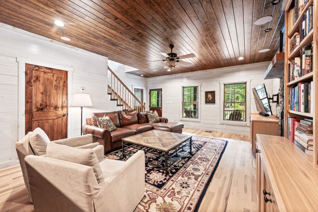 1168 Johnny Hall Rd, Burns, TN 37029