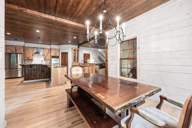 1168 Johnny Hall Rd, Burns, TN 37029