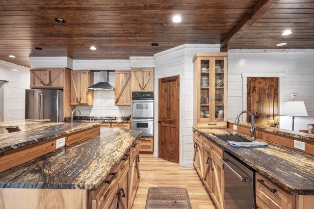 1168 Johnny Hall Rd, Burns, TN 37029