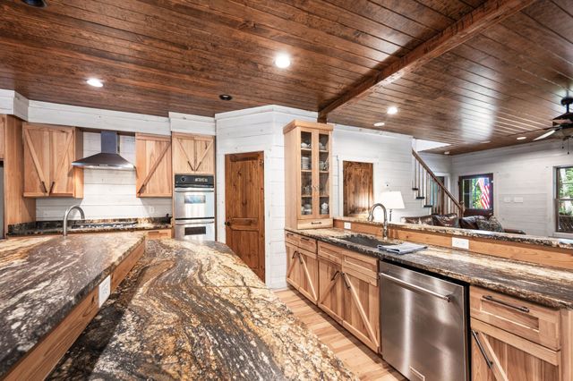 1168 Johnny Hall Rd, Burns, TN 37029