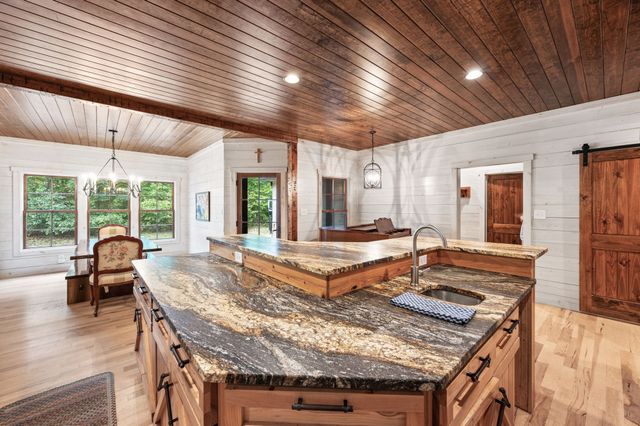 1168 Johnny Hall Rd, Burns, TN 37029