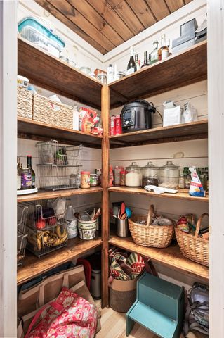 1168 Johnny Hall Rd, Burns, TN 37029