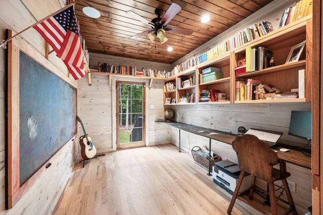 1168 Johnny Hall Rd, Burns, TN 37029