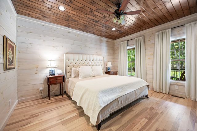 1168 Johnny Hall Rd, Burns, TN 37029