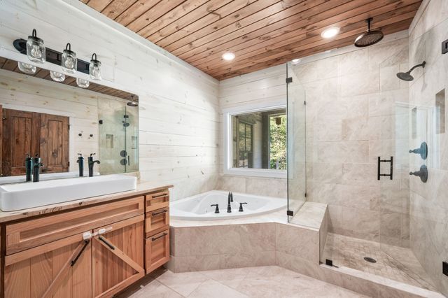 1168 Johnny Hall Rd, Burns, TN 37029