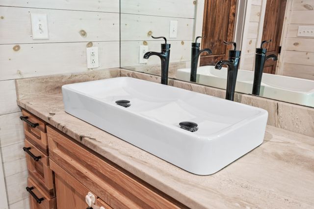 1168 Johnny Hall Rd, Burns, TN 37029