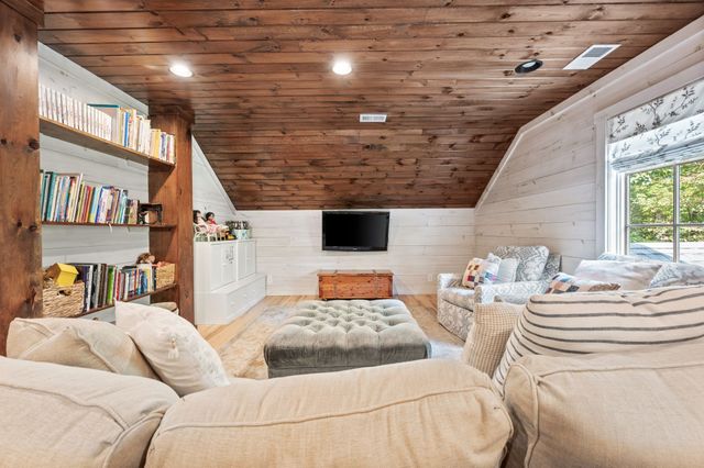 1168 Johnny Hall Rd, Burns, TN 37029