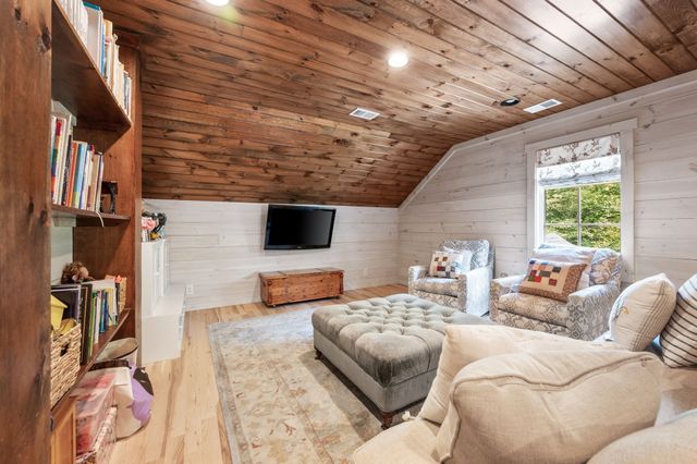 1168 Johnny Hall Rd, Burns, TN 37029