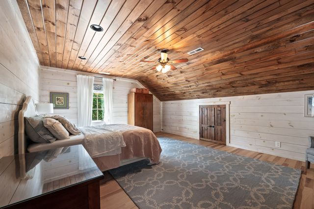 1168 Johnny Hall Rd, Burns, TN 37029