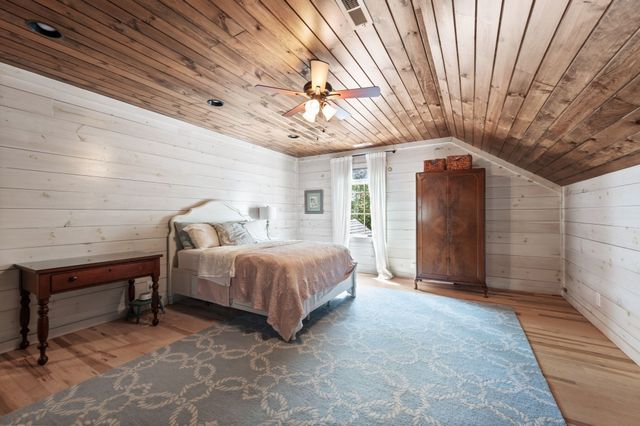 1168 Johnny Hall Rd, Burns, TN 37029