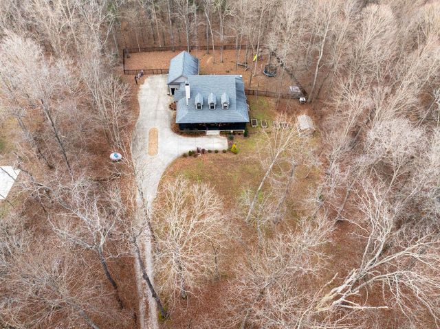 1168 Johnny Hall Rd, Burns, TN 37029