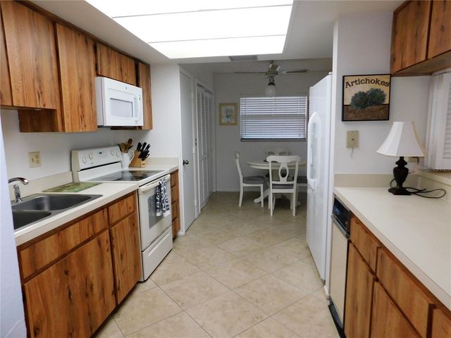 70 JOANNE PLACE 70, Oldsmar, FL 34677