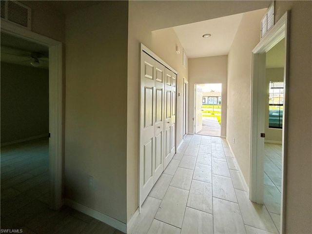 605 SE 14th ST, Cape Coral, FL 33990