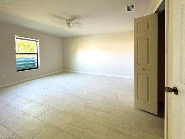 605 SE 14th ST, Cape Coral, FL 33990