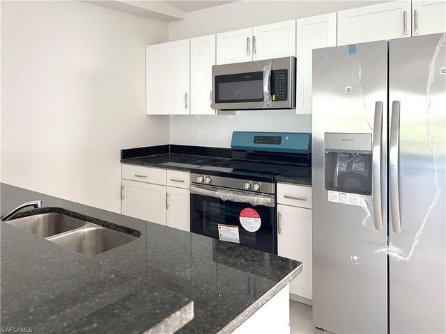 605 SE 14th ST, Cape Coral, FL 33990