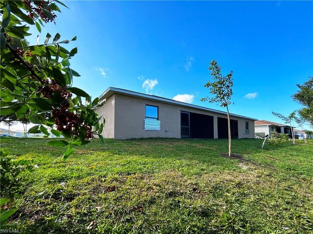605 SE 14th ST, Cape Coral, FL 33990