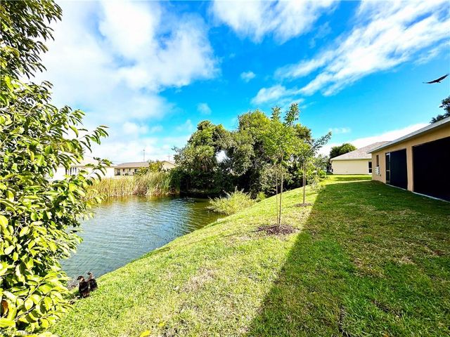 605 SE 14th ST, Cape Coral, FL 33990