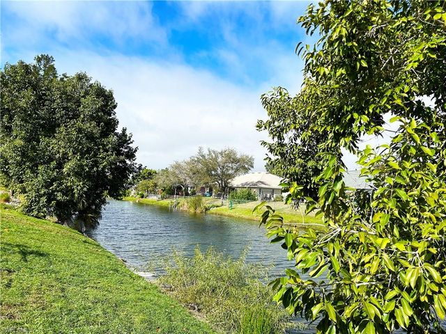 605 SE 14th ST, Cape Coral, FL 33990
