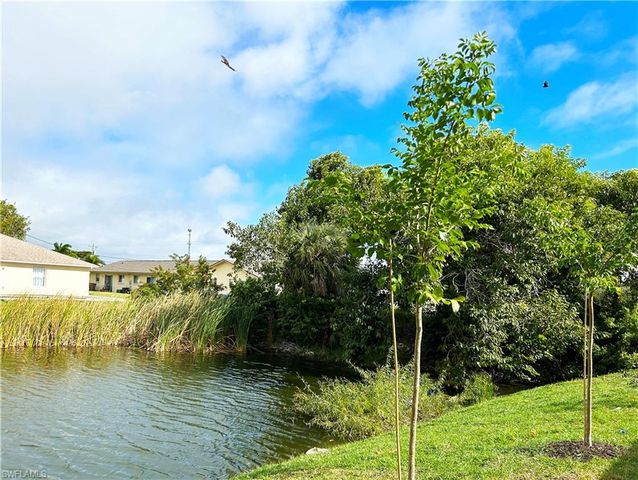605 SE 14th ST, Cape Coral, FL 33990