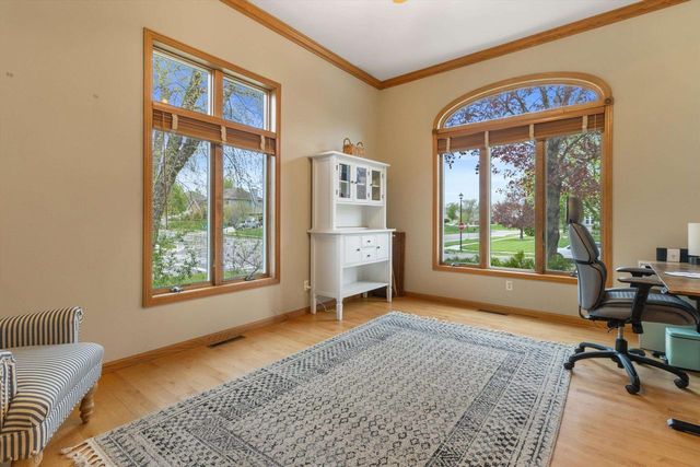 911 Eddington Drive, Sun Prairie, WI 53590
