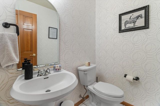 911 Eddington Drive, Sun Prairie, WI 53590