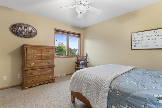 911 Eddington Drive, Sun Prairie, WI 53590